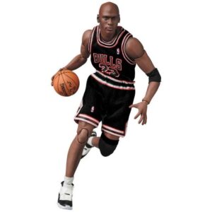 اکشن فیگور مایکل جردن (پیرهن مشکی) | Michael Jordan | Chicago Bulls | برند MAFEX